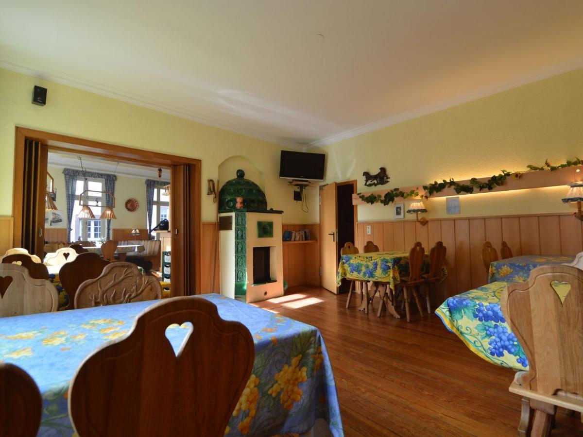 Classy Holiday Home In Uerzig Near Forest Rum bild