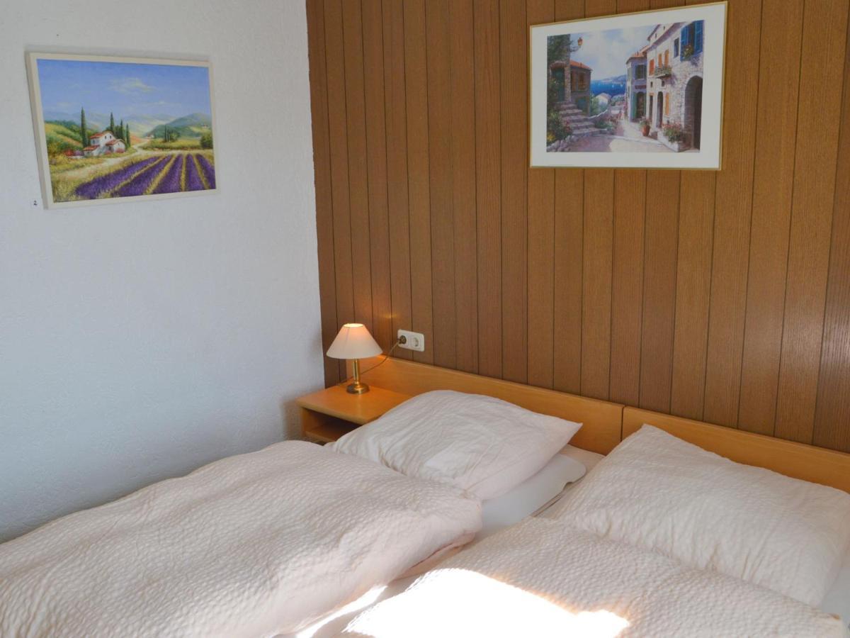 Classy Holiday Home In Uerzig Near Forest Rum bild